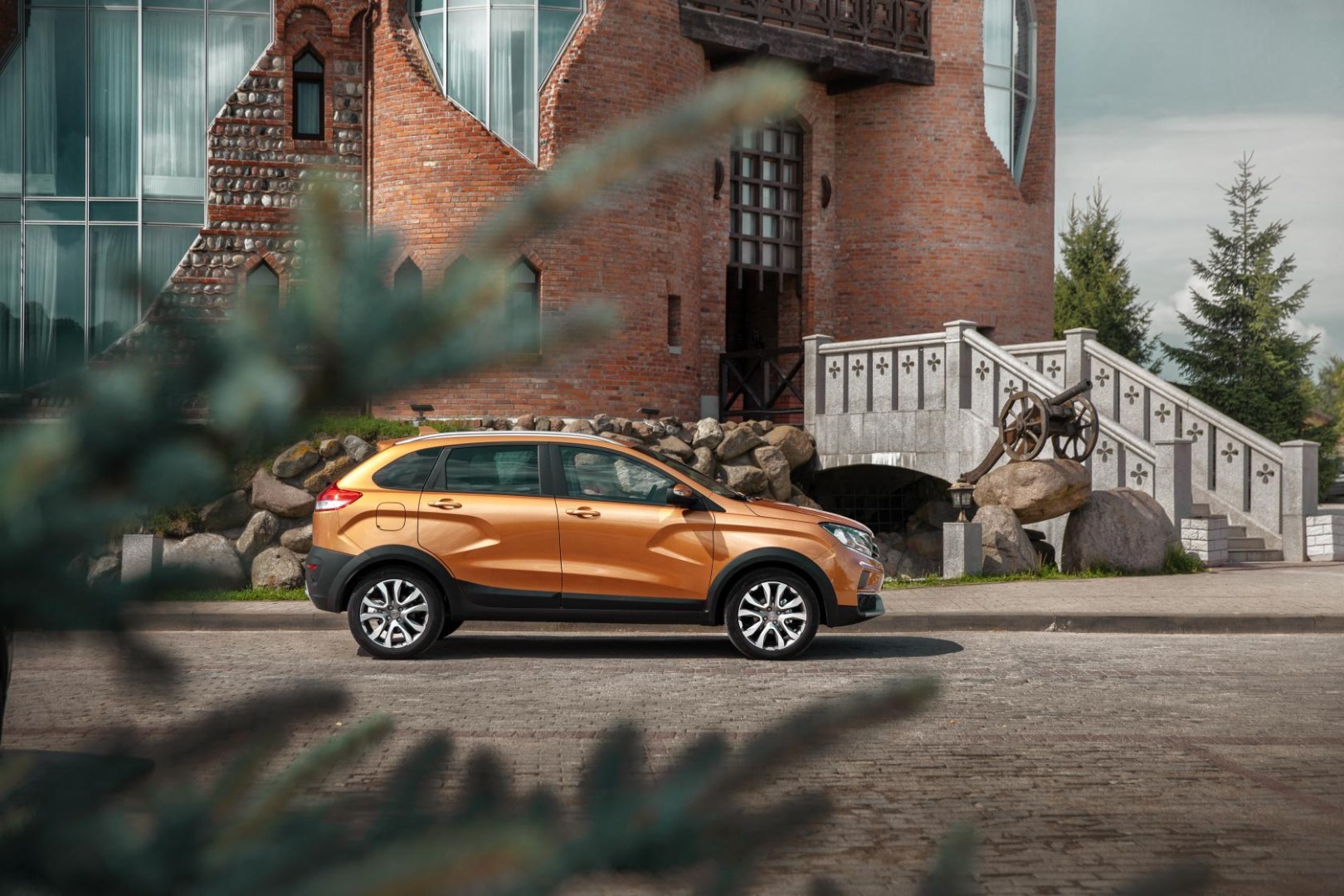 LADA вошла в ТОП-10 марок по продажам SUV в России